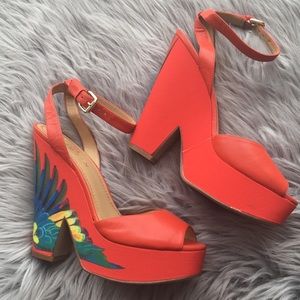 Nine West Brasil floral feather painted wedge 8M